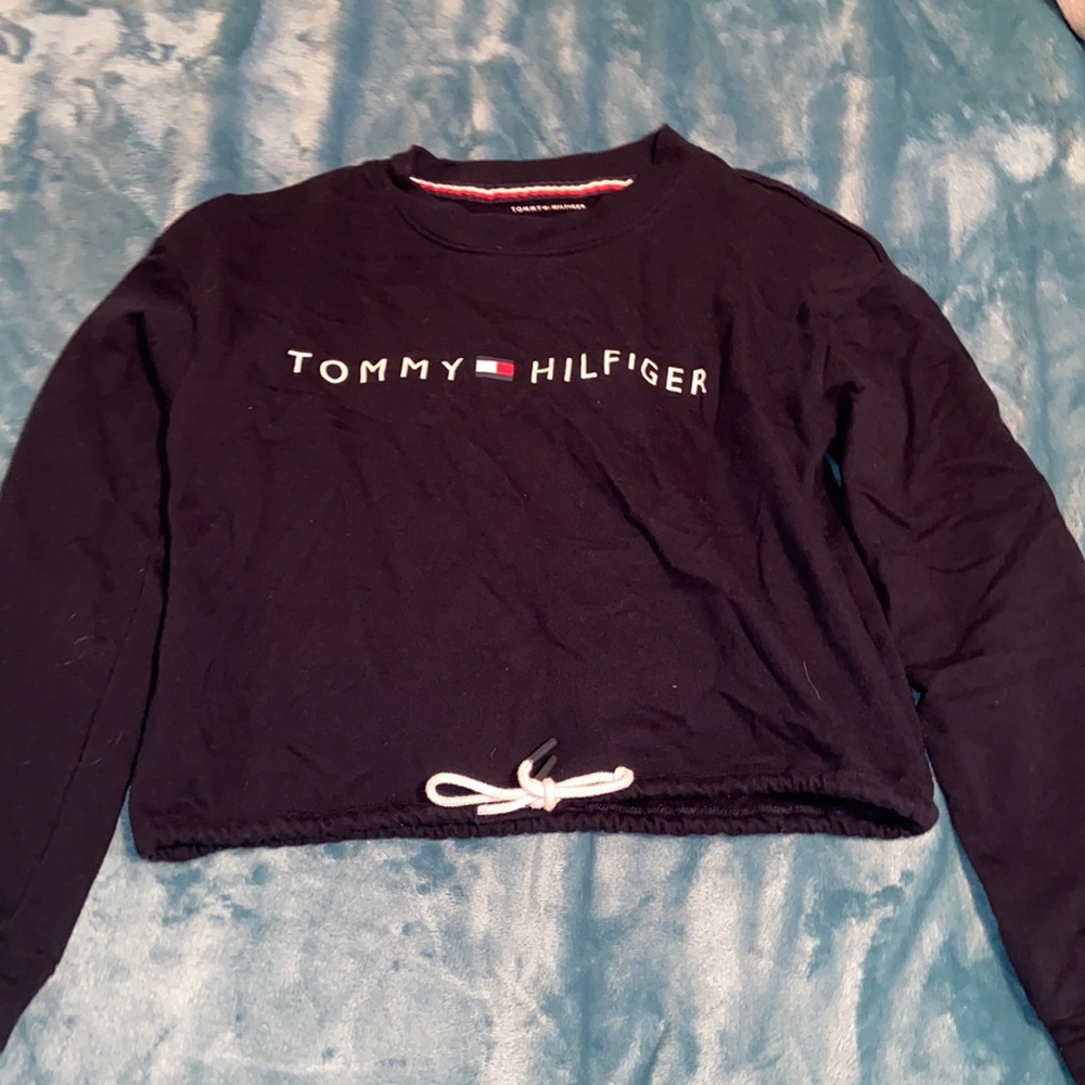 🚨Tommy Hilfiger cropped long sleeve size XS🚨